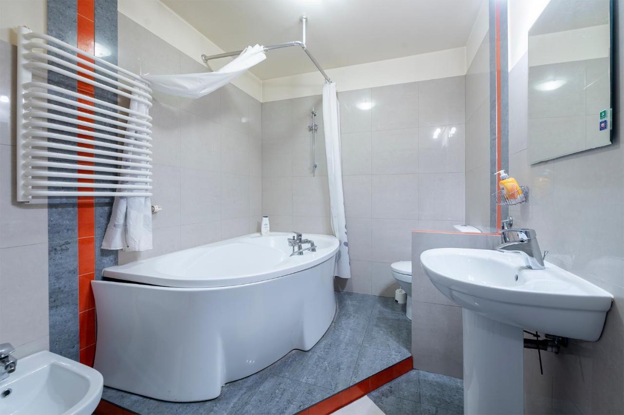 Essence Of Lodz-145M!Central-Secured-Comfy18Ppl!&Freeparking Luaran gambar